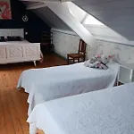 Maison En Bord De * Réville