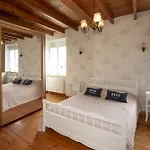 Maison En Bord De *