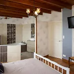 Prázdninový dům Maison En Bord De Réville