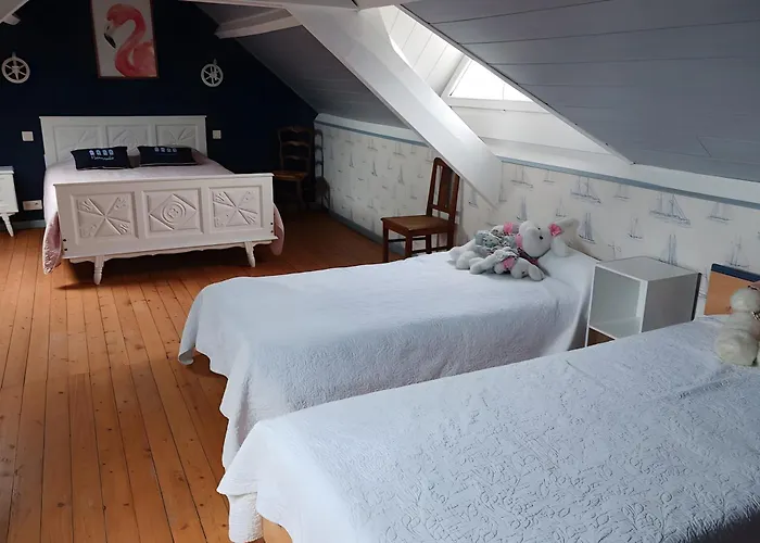 Maison En Bord De * Réville