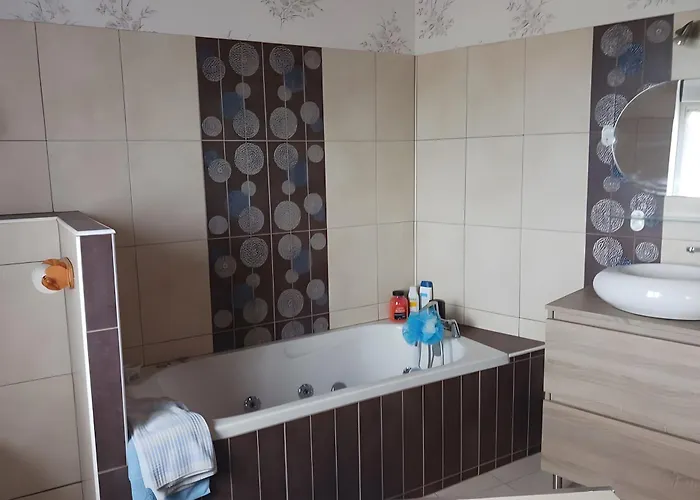 Maison En Bord De Réville